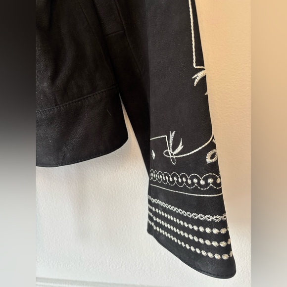 Tristant & Iseut - Black Suede Jacket with Shearling Collar - Picture 4 of 11